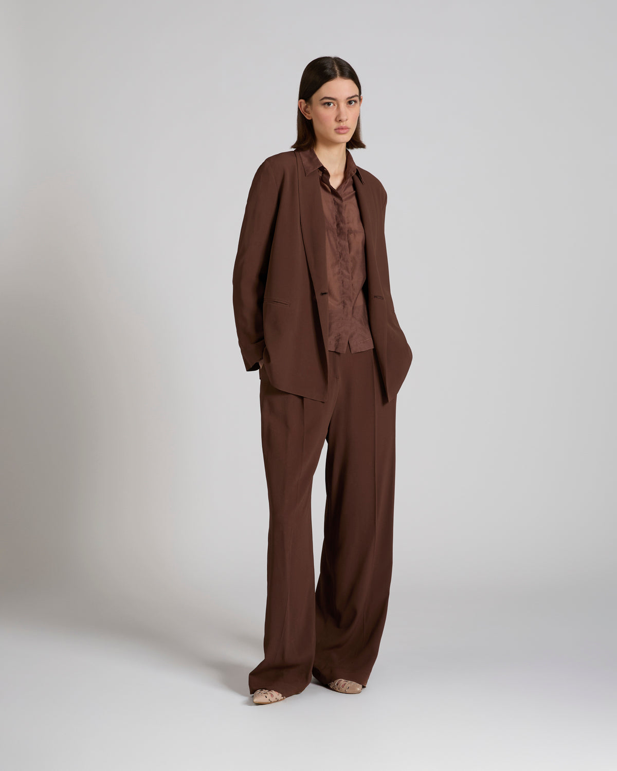 Wide fit trousers in silk-blend crêpe de chine