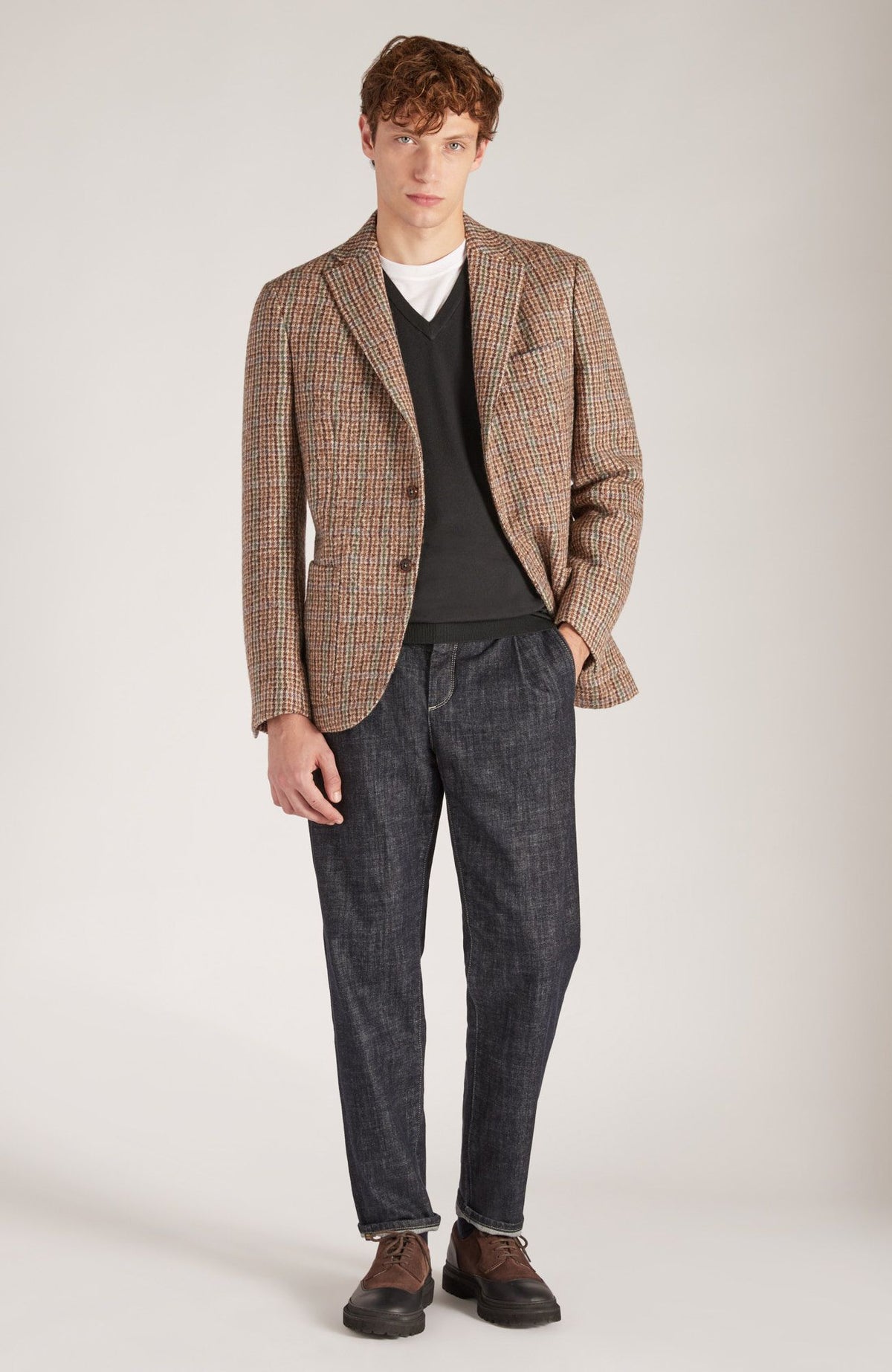 Slim-fit V-neck sweater in Flexwool